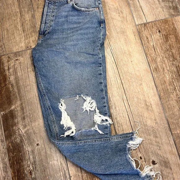 Free People We the Free Maggie Mid Rise Distressed Jeans - Picture 2 of 8